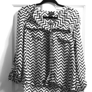 Black and white blouse. Perfect with jeans
